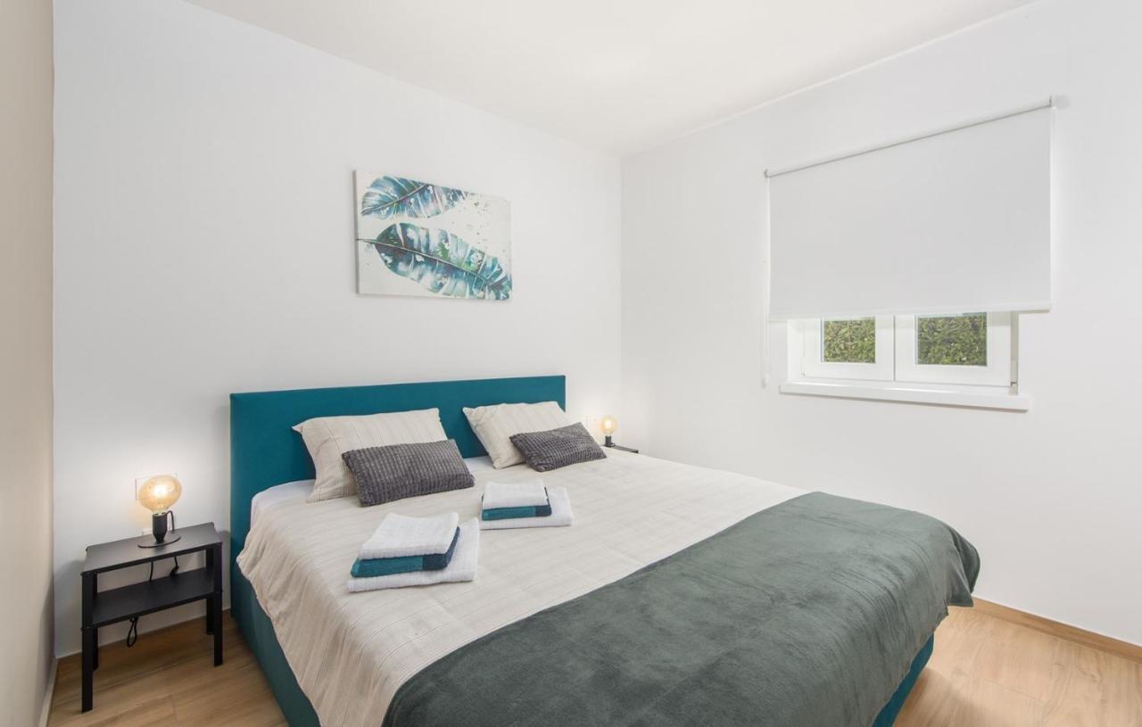 Apartment Vitamare Porec Bagian luar foto