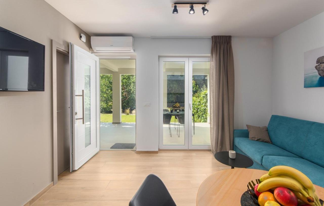 Apartment Vitamare Porec Bagian luar foto